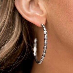 ❤️‍🔥5/$25❤️‍🔥 Hoop Hype Silver Hoop Earrings